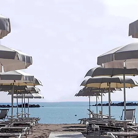 Bernard Hotel San Benedetto del Tronto